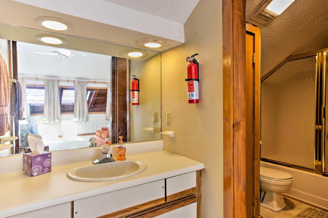 Pet-Friendly Beech Mountain Condo Steps To Slopes Bagian luar foto